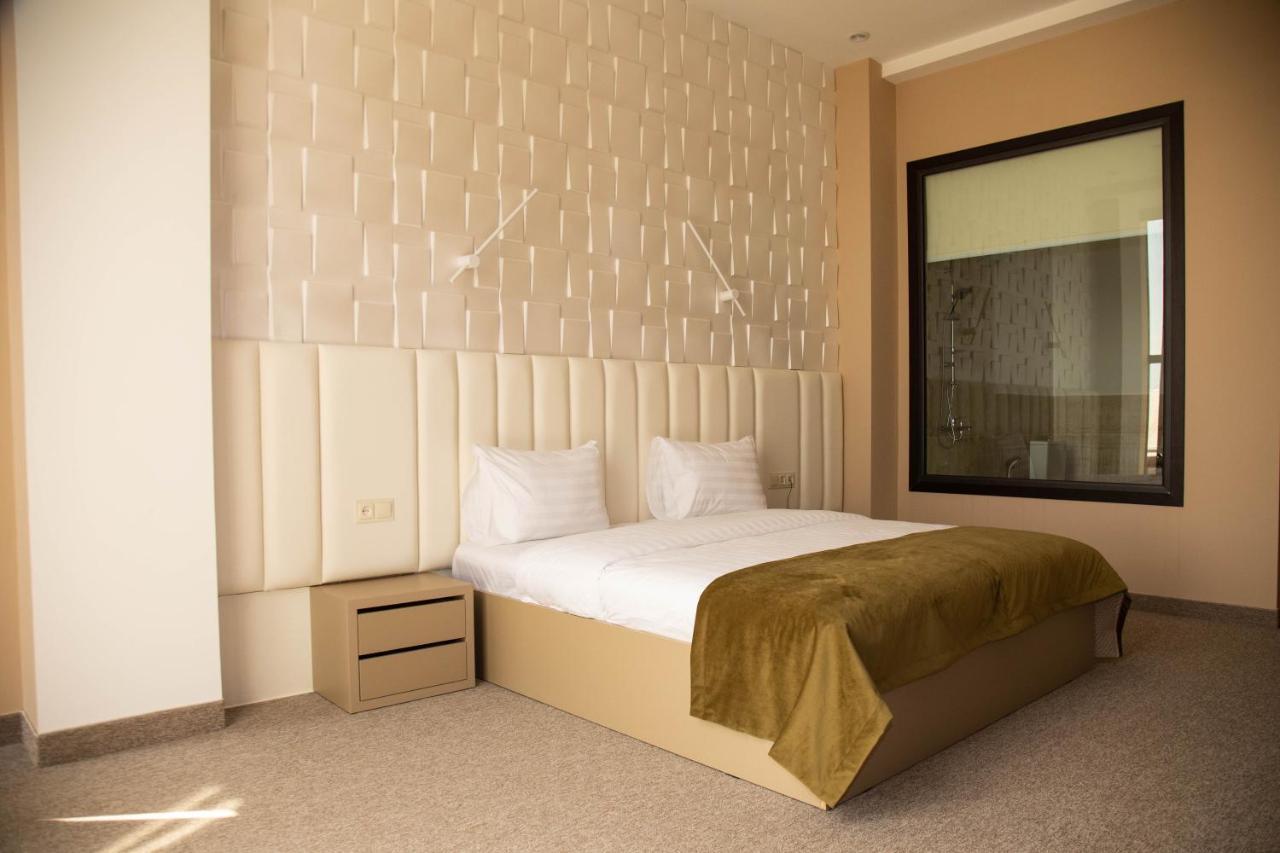 Hotel Port Plaza Evn P'arak'ar Exterior foto