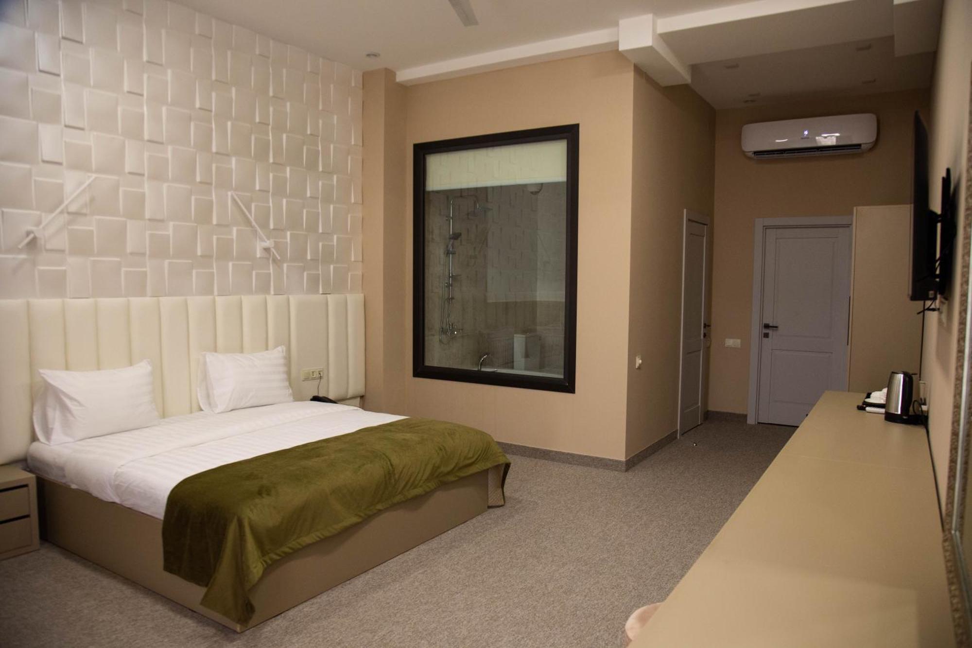 Hotel Port Plaza Evn P'arak'ar Exterior foto