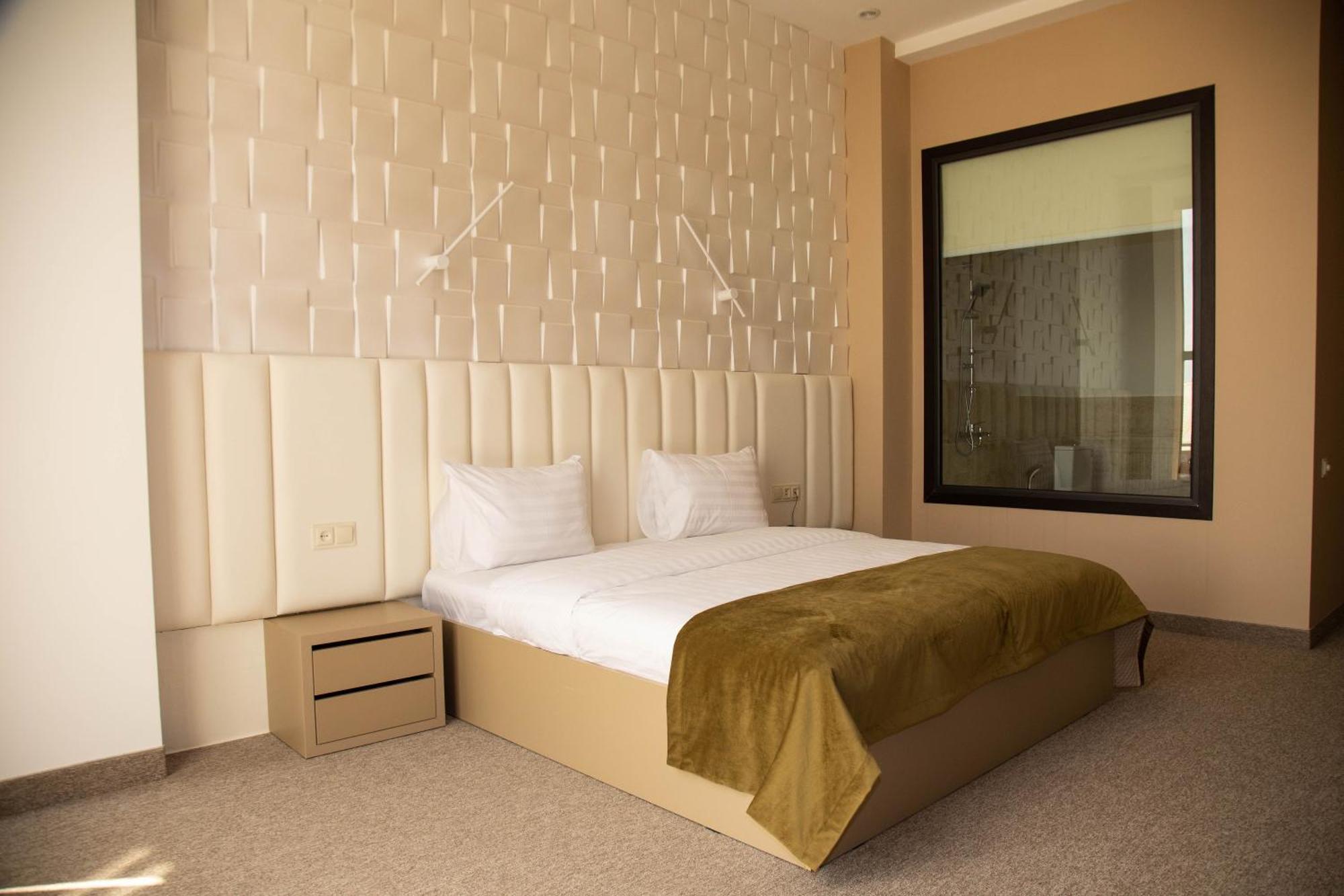 Hotel Port Plaza Evn P'arak'ar Exterior foto