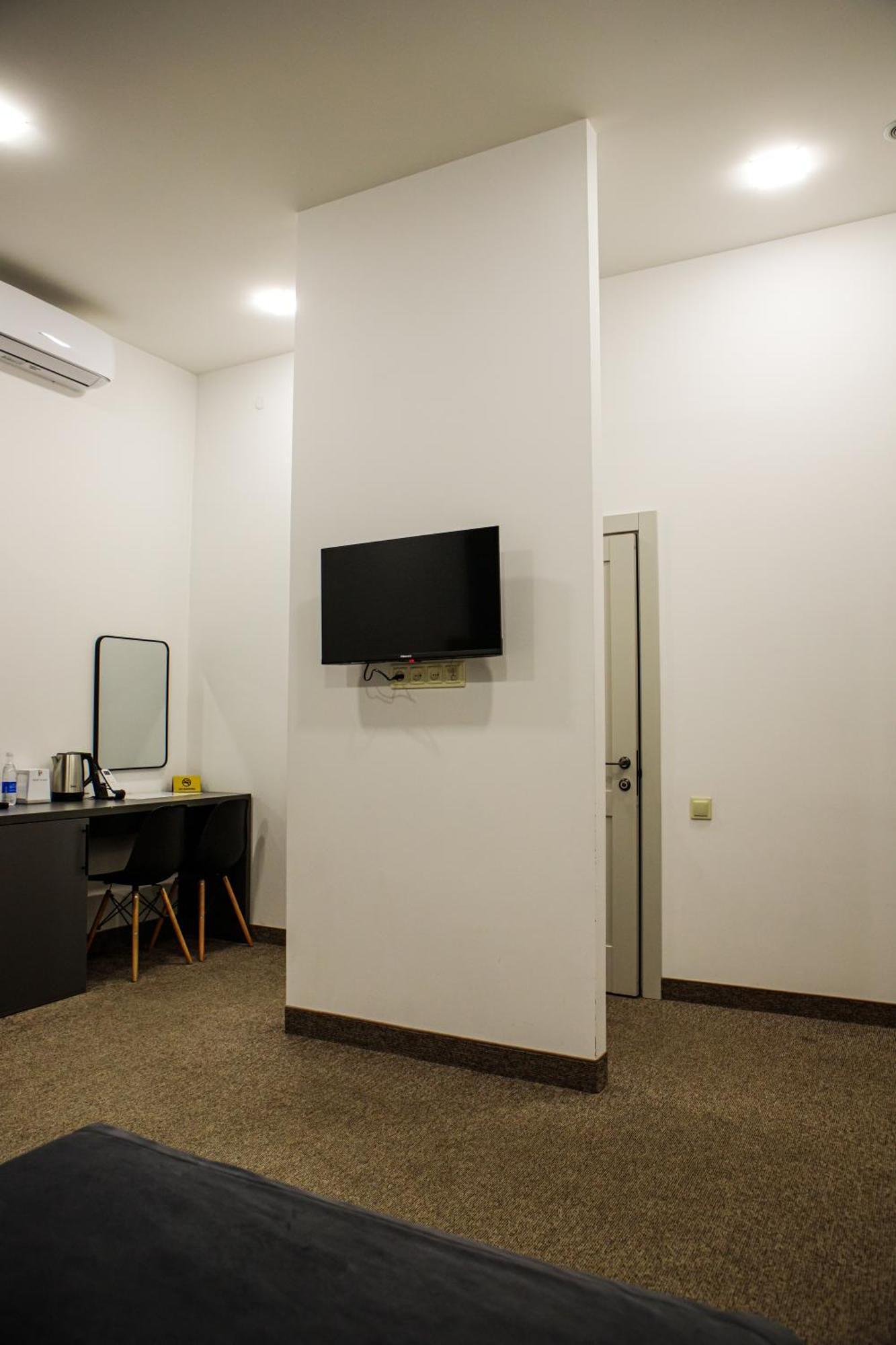 Hotel Port Plaza Evn P'arak'ar Exterior foto