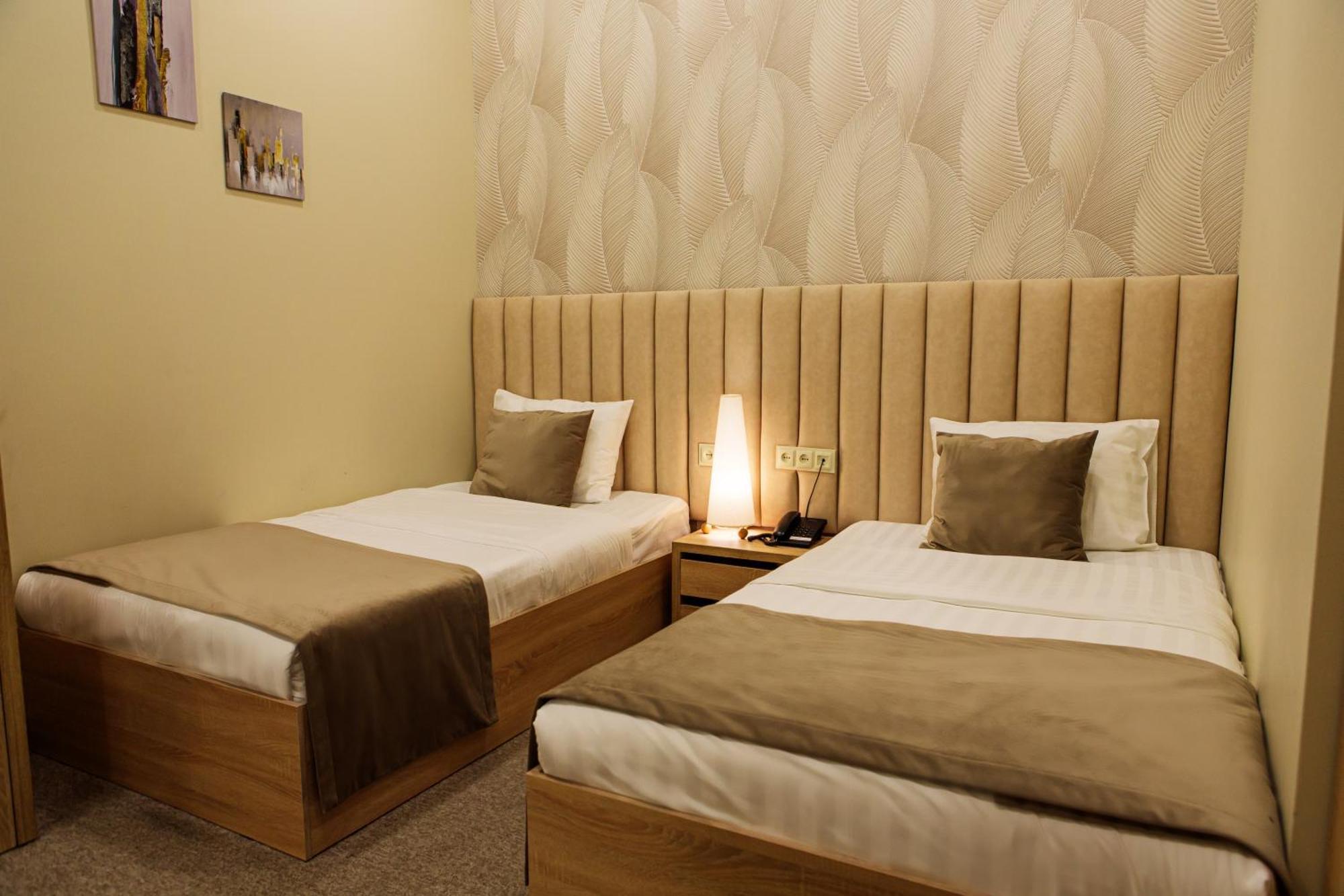 Hotel Port Plaza Evn P'arak'ar Exterior foto