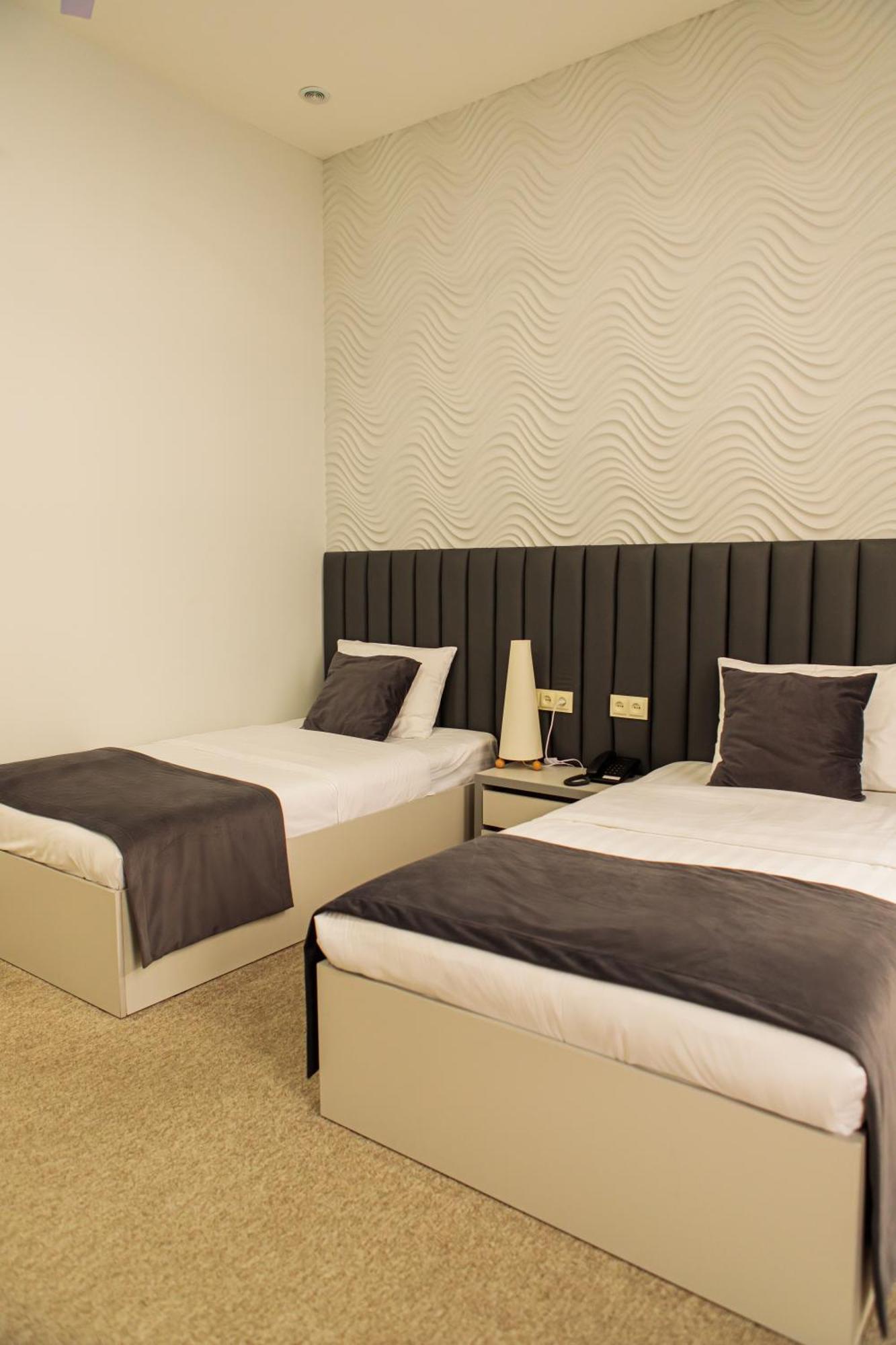 Hotel Port Plaza Evn P'arak'ar Exterior foto